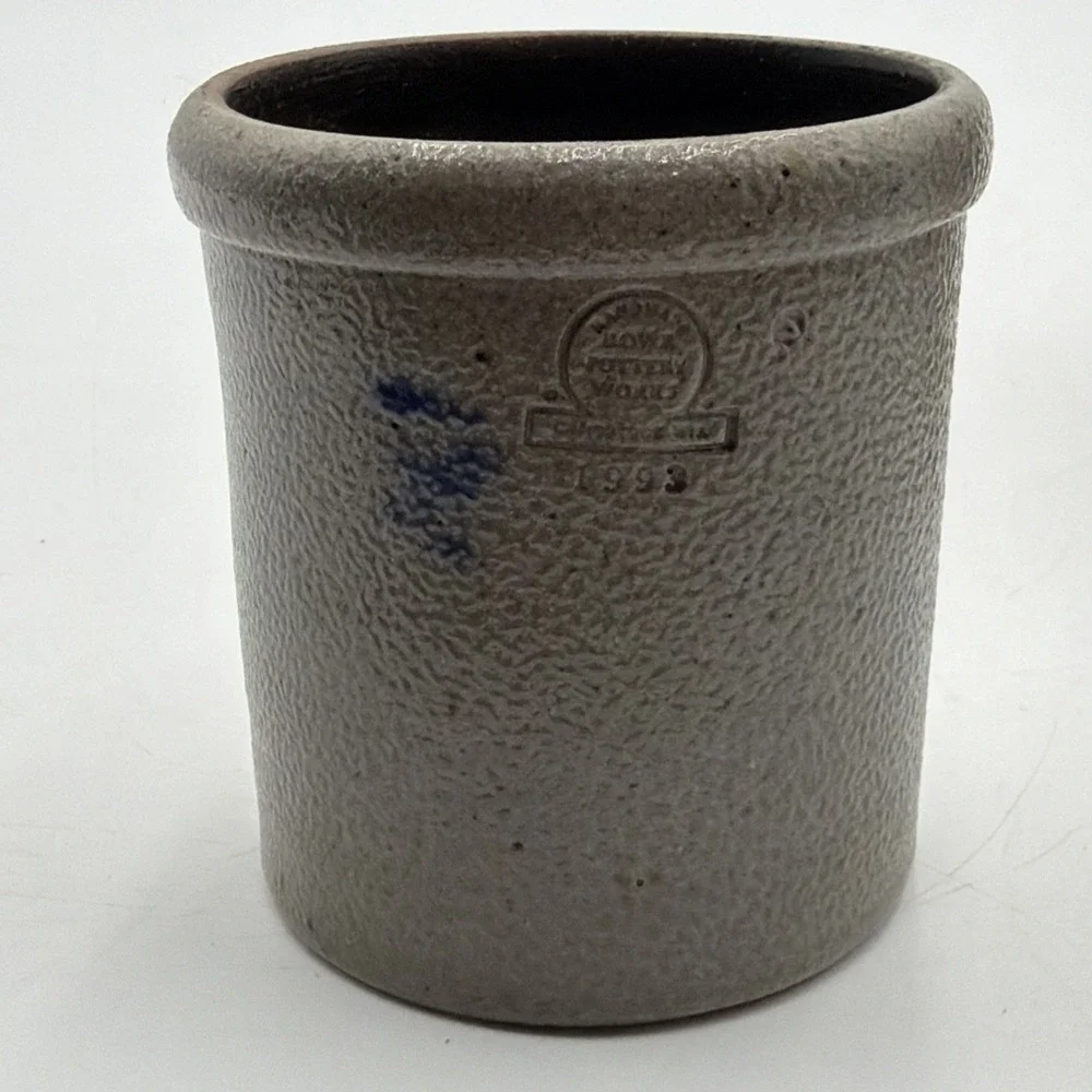 Rowe Pottery excellent pre
